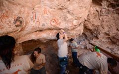 Arqueólogos recobran arte rupestre en La Pintada en 2016
