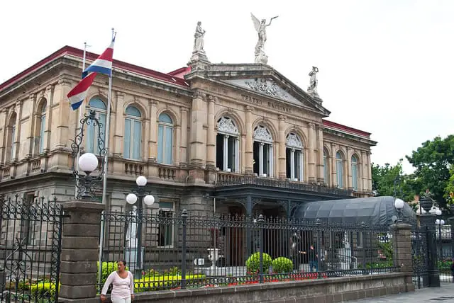 Teatro Nacional nuevo símbolo nacional de Costa Rica
