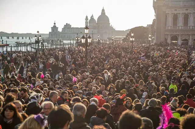 Venecia es una de las ciudades de Europa que busca acabar con el turismo masivo