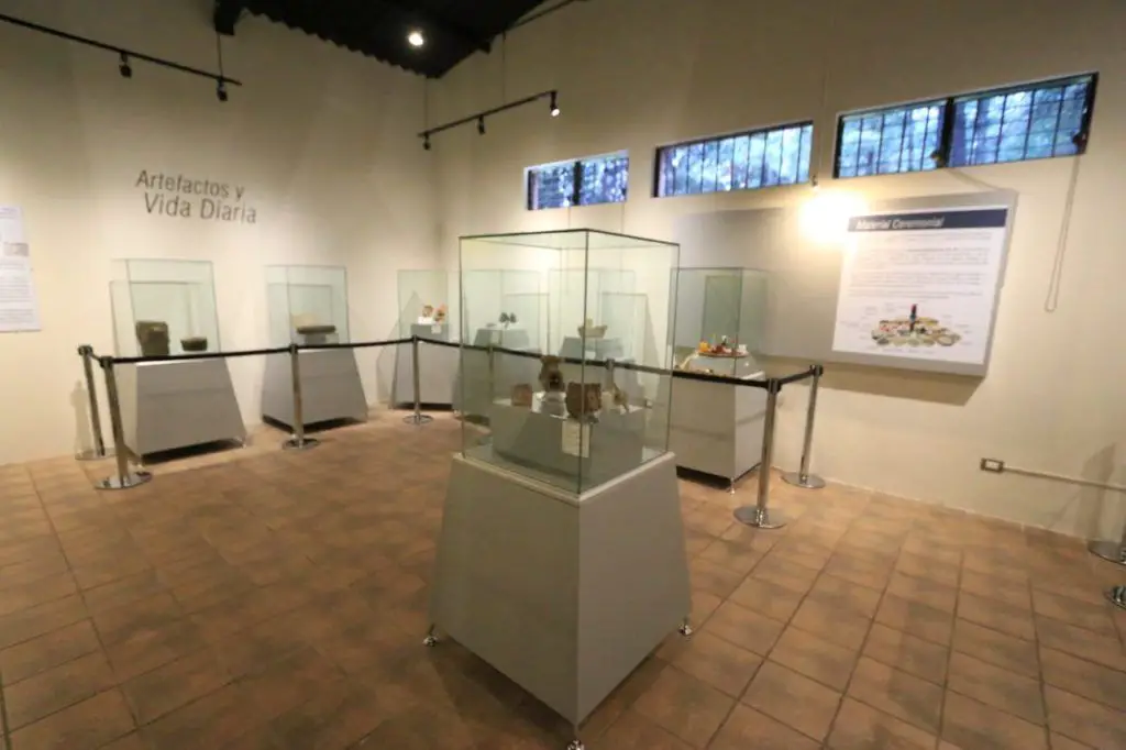 Renuevan museo del sitio de Iximché