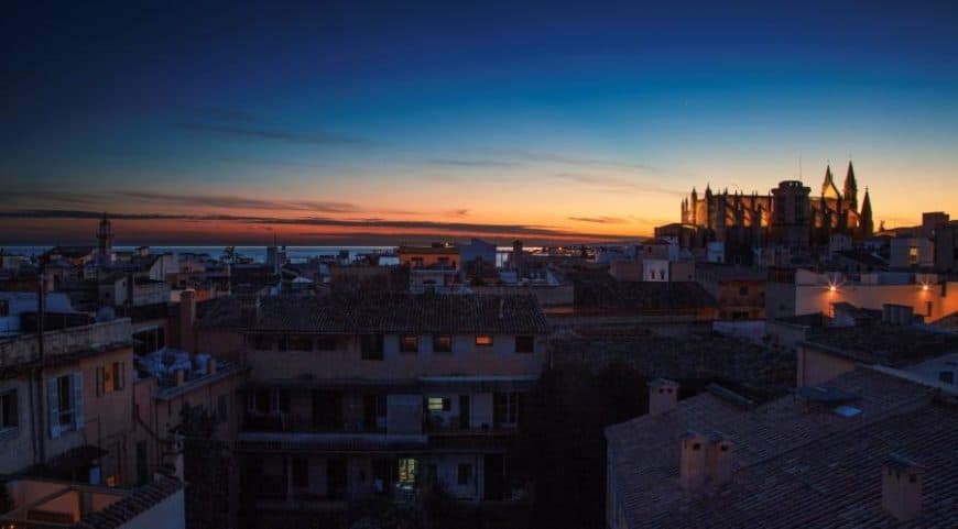 Vista del centro histórico de Palma desde uno de los hoteles en Mallorca