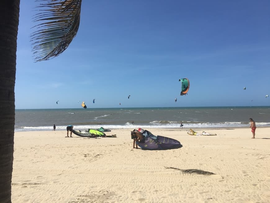 Kitesurf deporte acuático playa