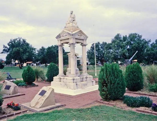 Monumento a la madre que llora Gatton Australia