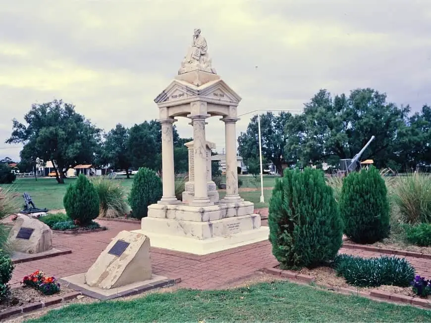 Monumento a la madre que llora Gatton Australia