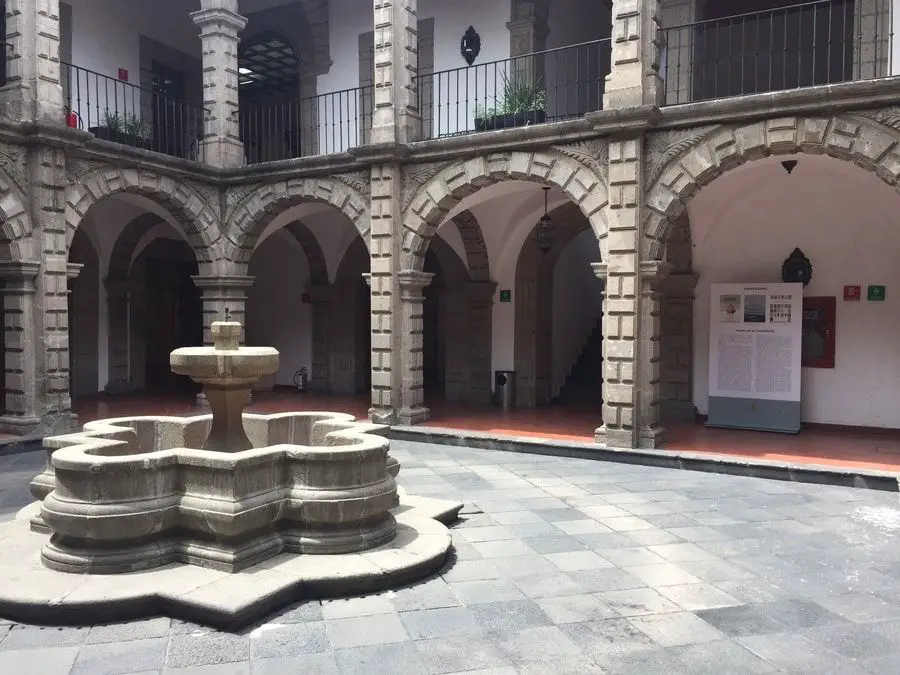 Patio del ex convento de San Felipe Neri
