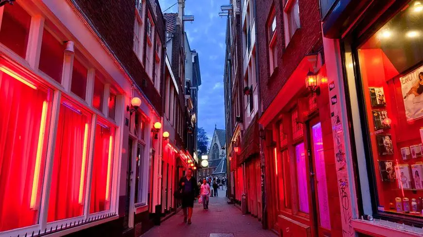 Ventanas en el Barrio Rojo de Ámsterdam