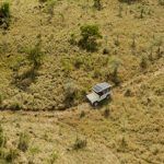 vehículo solar de Sunreef Yatchs para explorar Kenia Land Rover