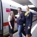 viajero cambia de avión a tren en Alemania
