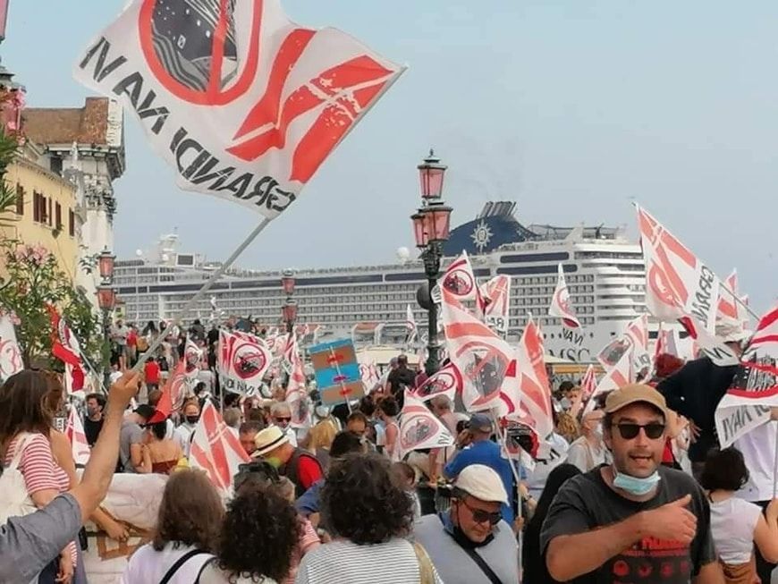 Protesta contra los cruceros en Venecia