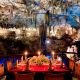 Mesas para una cena dentro de un cenote en Valladolid, Yucatán