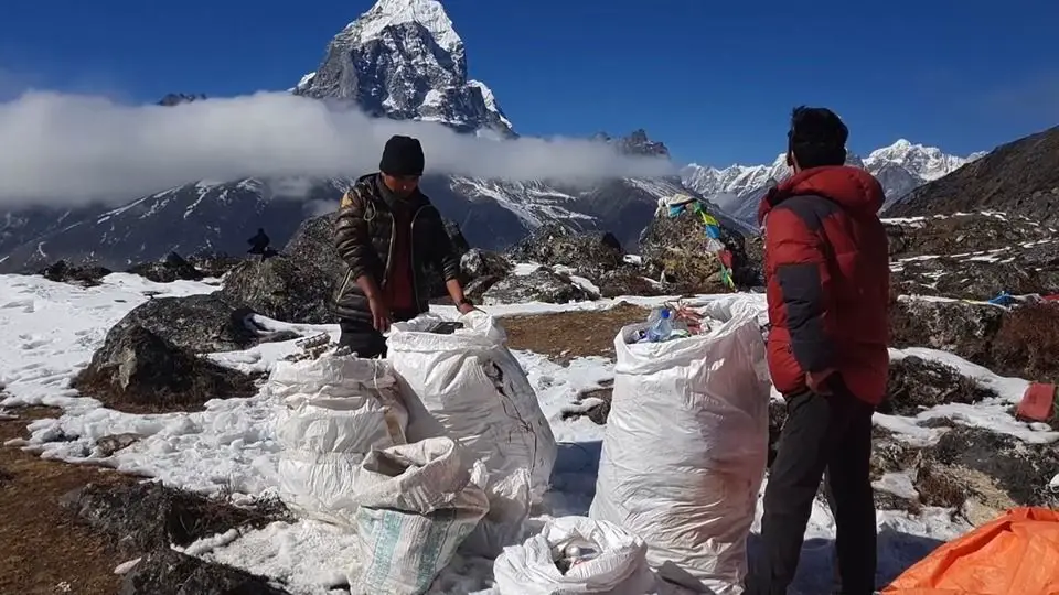 Limpieza de basura del monte Everest