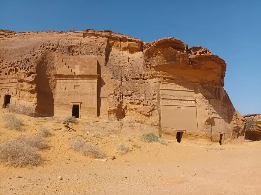 Jabal Al-Ahmar tiene 19 tumbas en Hegra, Arabia Saudita